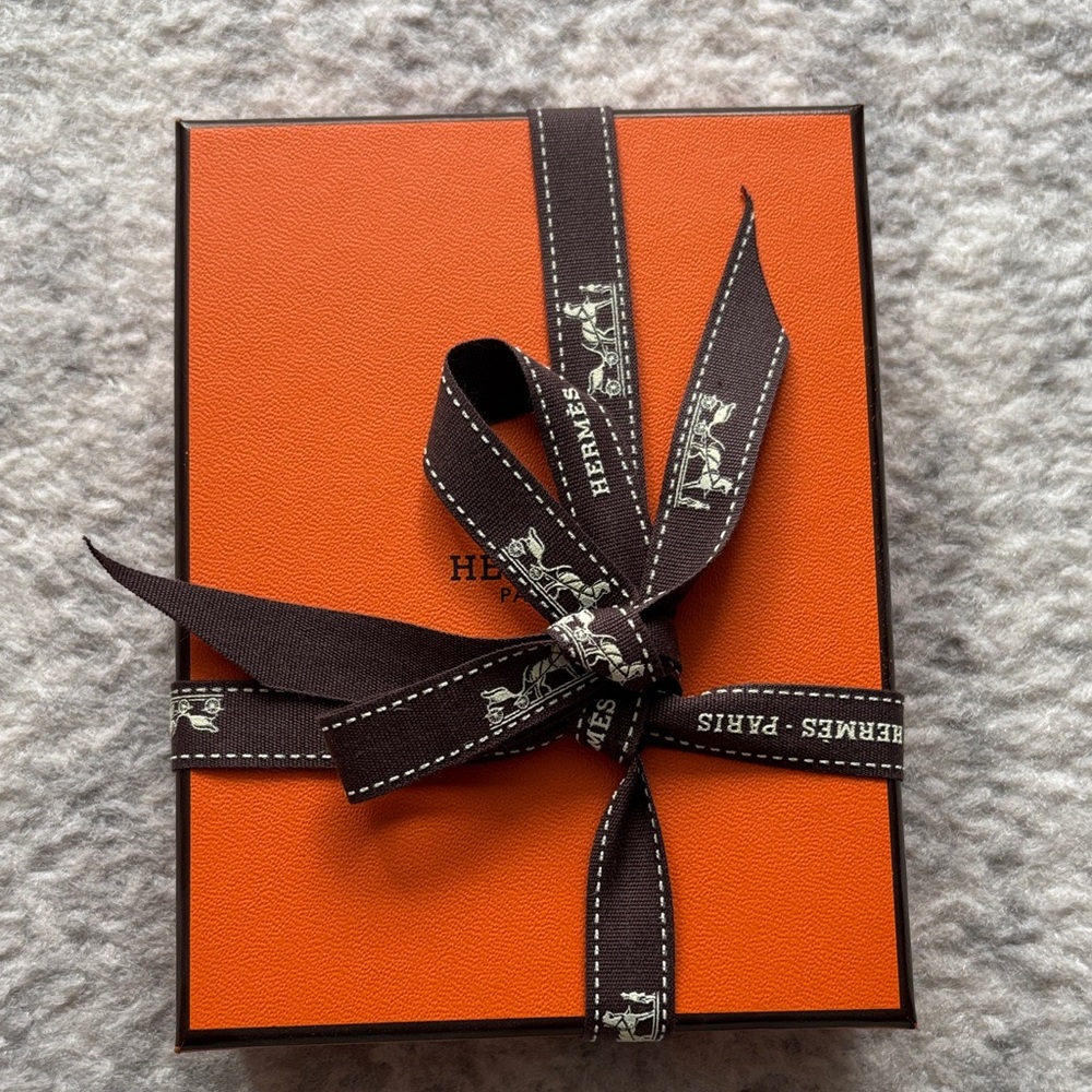 Hermès Orange Box 4.24” x 5.75”